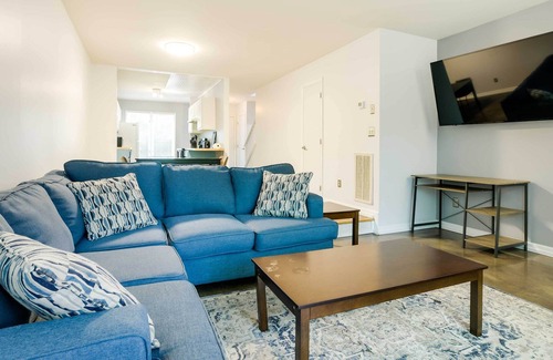 Northwest Raleigh House | Raleigh Townhome ~ 12 Mi to Research Triangle Park