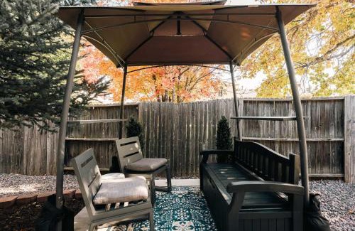 Ralston Valley Apartment | Ralston Creek Cottage - Serene Park Views