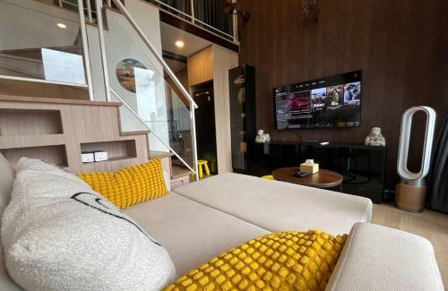 Huai Khwang Apartment | Rama 9 Private Duplex - Fully Equipped - WiFi - Netflix - Free Auto Parking