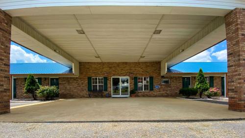 Fruitvale Hotel | Rama Inn Bells - Jackson West Hwy 412