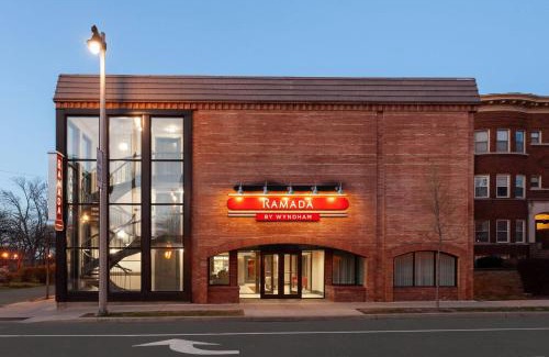 Marquette Hotel | Ramada by Wyndham Milwaukee