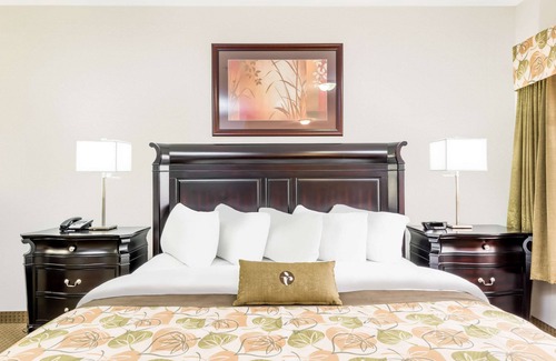 Olds Hotel | Ramada by Wyndham Olds