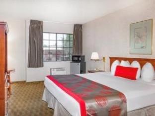 Poway Hotel | Ramada by Wyndham San Diego Poway Miramar