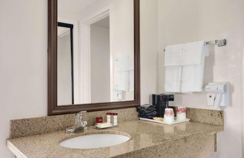 Torrance Hotel | Ramada by Wyndham Torrance