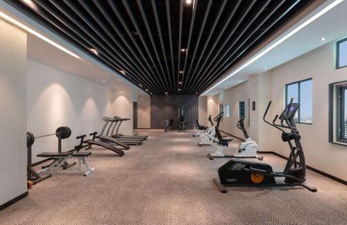 Jingkou District Hotel | Ramada by Wyndham Zhenjiang Dagang New District