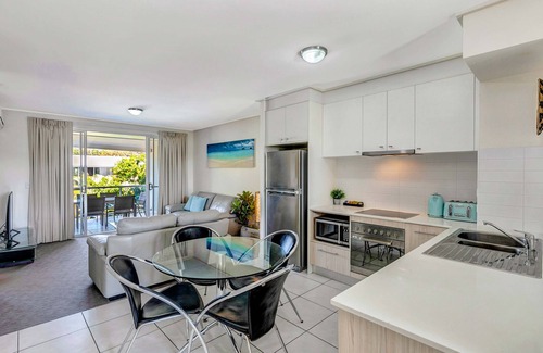 Urangan Hotel | Ramada Encore by Wyndham Whale Cove