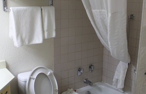 Grayling Hotel | Ramada Hotel & Conference Center by Wyndham Grayling