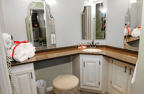 Lewiston Hotel | Ramada Hotel & Conference Center by Wyndham Lewiston