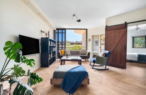 Ramat Hasharon Apartment | Ramat Hasharon Duplex Rooftop Oasis by Sea N Rent