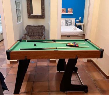 El Poble-sec Apartment | RamblasRentals Chic & Spacious Flat Pool Table 15M Ramblas - Parking - Wifi