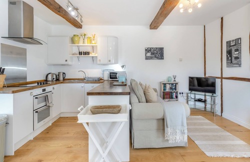 Hereford Cottage | Rambler's Hideaway - UK45414