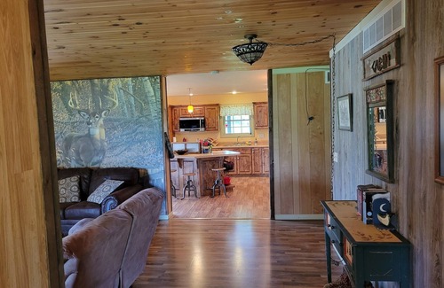 Dallas County House | Ranch House on 750 acres near Niangua River