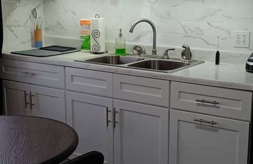 Dunkirk House | “Rancho” by the Lake 1 block from Lake Erie