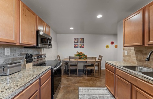 Wickenburg House | Rancho Vista Dos w/horse stalls