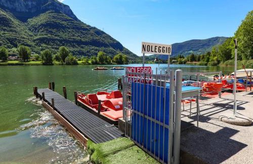 Ranzanico Apartment | Ranzanico Trilocale Vista Lago 6 posti letto Fast Wi-Fi checkin24h