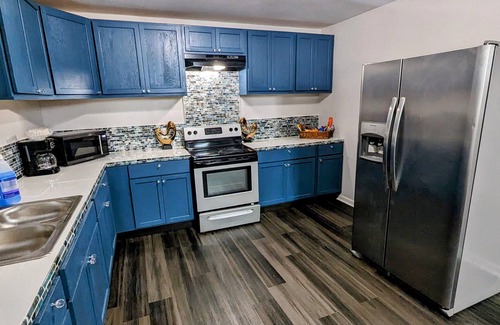 Mid City North House | Rare 3/2 Cozy Bedroom Near most Colleges & Downtown B.R