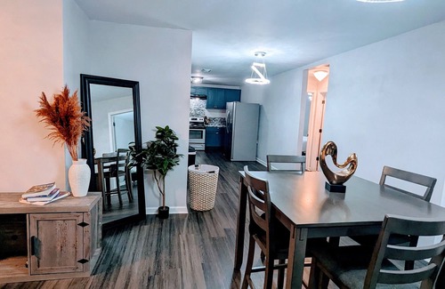 Mid City North House | Rare 3/2 Cozy Bedroom Near most Colleges & Downtown B.R