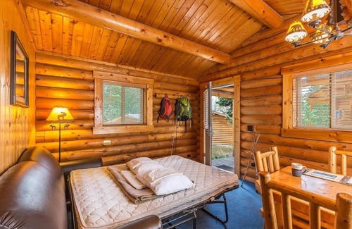 Moran Hotel | Rare Find! Two Convenient Units, Close to Attractions, Free Parking