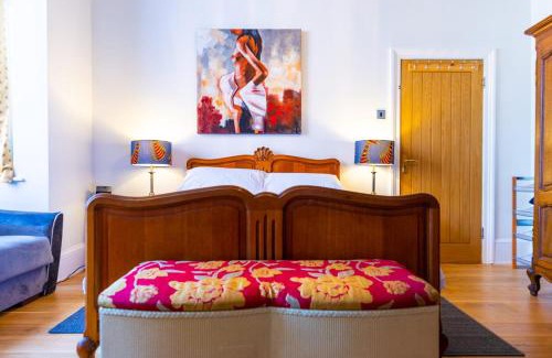 Woodside Apartment | Rare London 6bedroom House