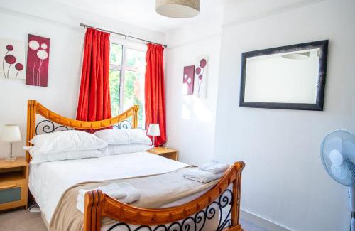 Woodside Apartment | Rare London 6bedroom House