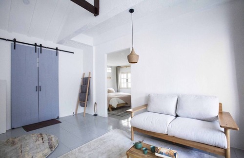 Ratchadaphisek House | Ratchada Retreat - Boutique Homestay/MRT/Night Market