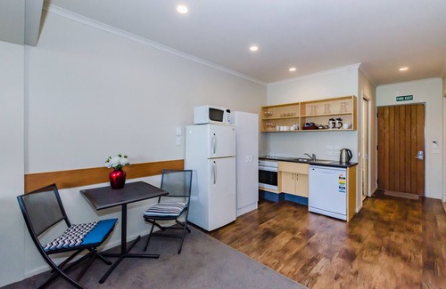 Raumati Beach Apartment | Raumati Sands Resort