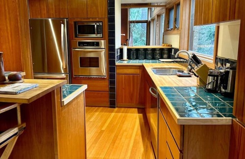 Bowen Island House | Raven's Rock - Bowen Island