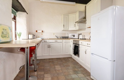 Stenalees Cottage | RAVENS CROFT, family friendly, character holiday cottage in Lanivet