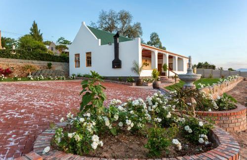 Oudtshoorn House | Ravenscliff White House