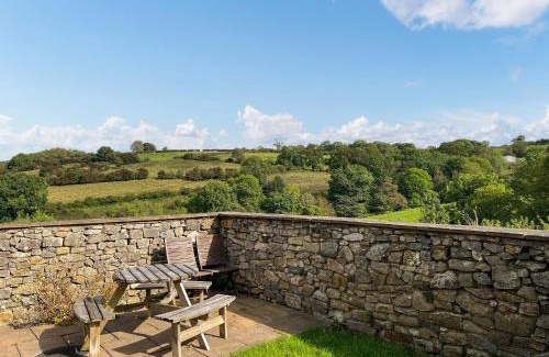 Newton Grange House | Ravenscliffe Cottage