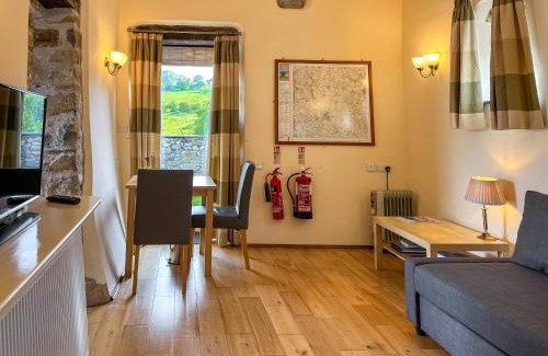Newton Grange House | Ravenscliffe Cottage