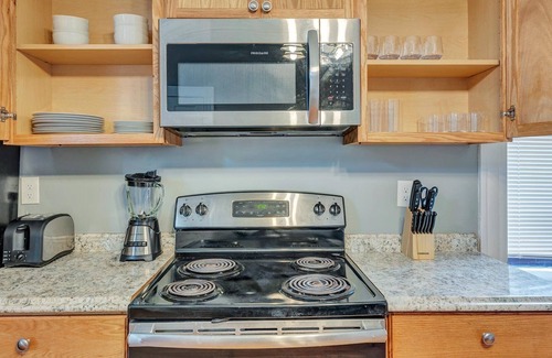 Benton Park Condo | Ravishing Second Floor Unit in STL (2E)