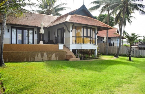 Ko Lanta Apartment | Rawi Warin - Beachfront Pool Villa