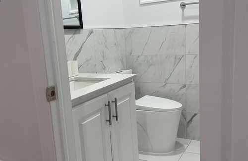 Scarborough House | Rayann’s Lodge is an excellent place to stay providing the “ Home away Home”.