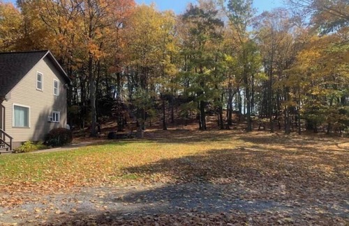 James Creek House | Raystown Mountain Escape - Views & Relaxing Spaces
