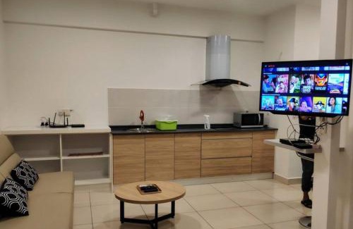 Bangi Sentral Apartment | RD Studio @ EVO SOHO Bangi WiFi Netflix