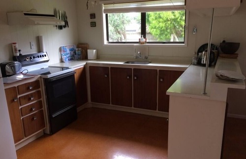 Mangawhai Heads House | Real Kiwi Bach at the Heads, short drive to beach, shorter walk to estuary.