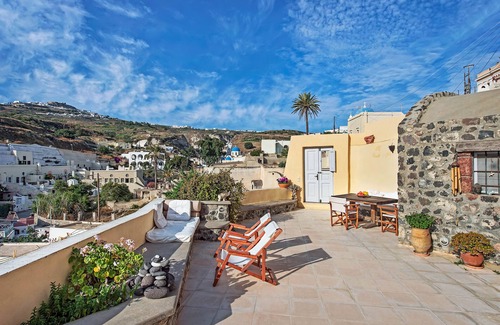 Vothon House | Real Santorini, Cave House – far from the crowds