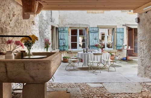 Twann House | Rebarbeiterhaus-Vacation in architectural monument