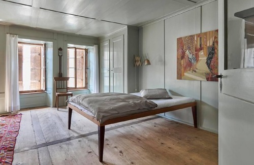 Twann House | Rebarbeiterhaus-Vacation in architectural monument