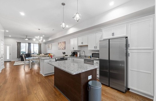 Clarksville House | Rebecca's Downtown Luxury Living (527 N 1st St, #C)