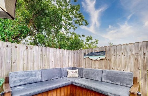 Panama City House | Recently Remodeled, Enclosed Yard, Outdoor Kitchen