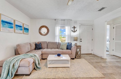 Panama City House | Recently Remodeled, Enclosed Yard, Outdoor Kitchen