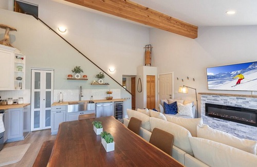 Mountain Village Condo | Recently Renovated Ski Retreat Just Steps to SLOPES, Chondola, Lift 1 & Lift 10!