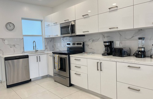Jolly Harbour Villa | Recently renovated villa close to the beach