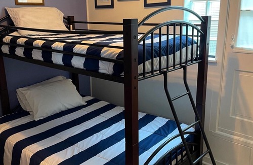 North Webster House | Recently Renovated, On Lake Webster, Great Family Vacation
