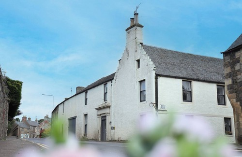 Auchtermuchty House | *recently updated* town House - Spacious B listed Georgian Townhouse