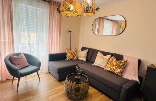 Centro - Sagrario Apartment | Recién reformado y PARKING VIGILADO GRATIS pleno centro Granada Picón Center