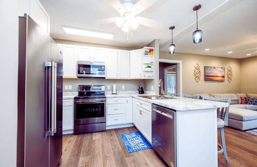 Stevensville House | Red Arrow Retreat in the Heart of Southwest Michigan's Beach and Vineyard Bliss.