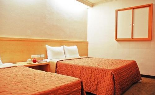 Ximending Hotel | Red Cabin Inn